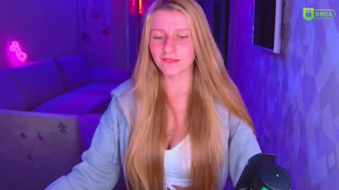 Amalia online show from November 7, 2:11 pm