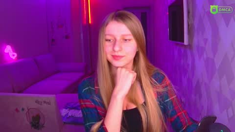 Snapshot of amaliaqueen999 chatting on December 14, 2:10 pm Amalia online show from December 14, 2:10 pm