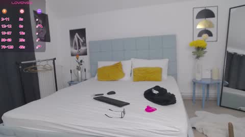 Amalia online show from March 4, 8:15 pm