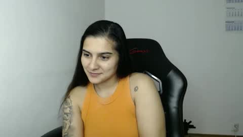 The queen of the biceps  online show from March 11, 7:16 pm