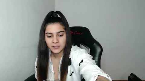 The queen of the biceps  online show from April 21, 9:55 pm