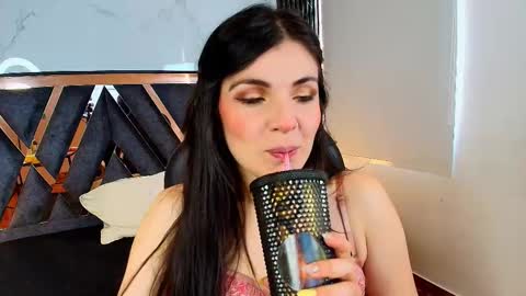 Amara Vega  online show from November 1, 1:48 pm