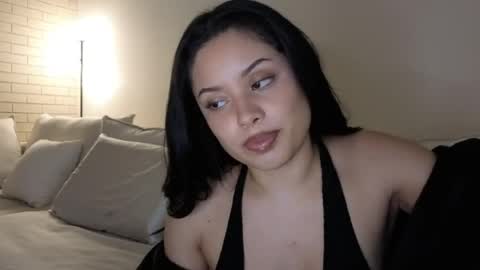 amaya_floress online show from June 18, 11:26 am