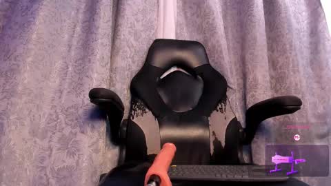  Amber  online show from December 4, 9:59 pm