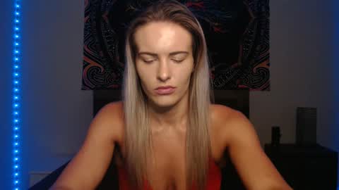 Snapshot of amber__xoxo chatting on October 4, 1:44 am Amber online show from October 4, 1:44 am