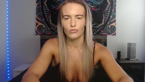 Snapshot of amber__xoxo chatting on September 22, 1:53 pm Amber online show from September 22, 1:53 pm