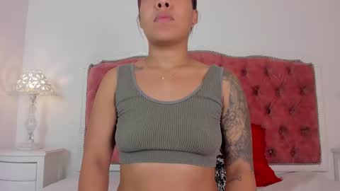 Snapshot of amber_roose75 chatting on October 13, 1:47 pm julieta online show from October 13, 1:47 pm