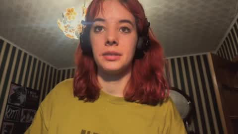 amberrrdolll online show from May 3, 12:47 am