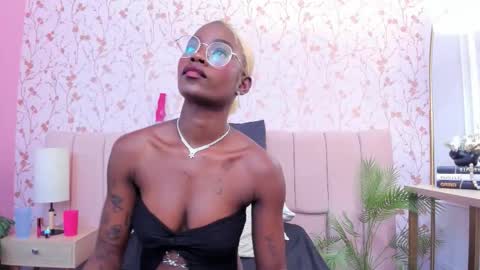 Amelia Adams online show from December 5, 8:10 pm