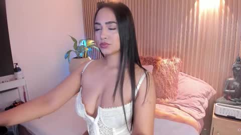 Amelie online show from January 13, 12:20 pm