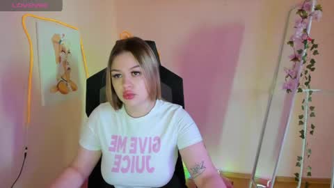 Amelie online show from May 20, 1:57 am