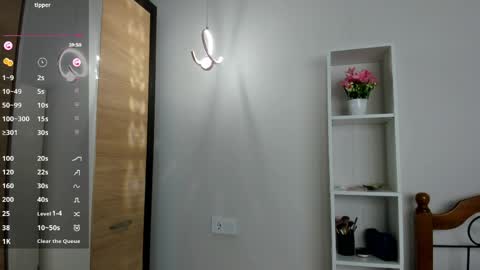 Aylin  online show from April 18, 7:58 pm