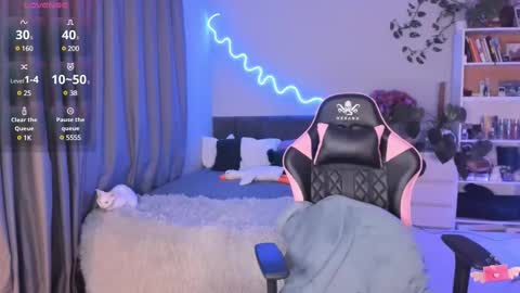 Snapshot of ami_amour_ chatting on February 17, 8:16 pm Hi-hi I am Kate welcome to my sexy room online show from February 17, 8:16 pm