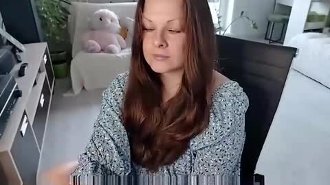 Mila online show from October 31, 8:29 am