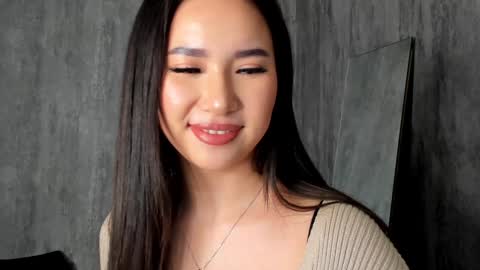 Amina online show from December 28, 1:49 pm