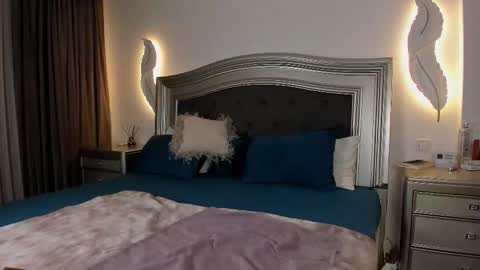 Amira online show from November 27, 5:27 pm