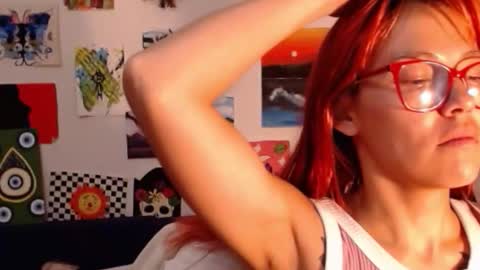 yisel online show from November 23, 2:36 am