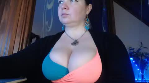 amorelara online show from January 12, 8:46 am