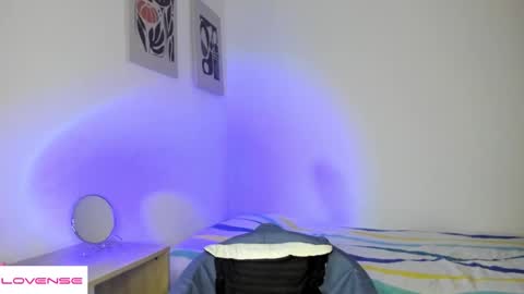 amy22_ online show from April 11, 6:00 pm