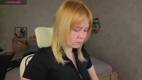Snapshot of amy_kimberlly chatting on October 23, 12:38 am Amy online show from October 23, 12:38 am