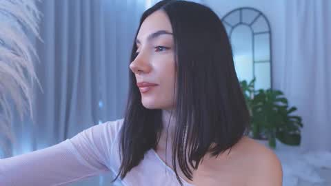 Amy Armstrong online show from November 21, 9:17 pm