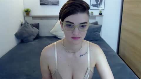 Hi there guys  My pleasure in your hands  pvt is open online show from November 14, 6:57 am