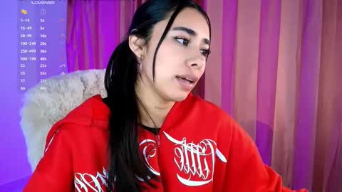 Snapshot of amyolimpo chatting on October 23, 4:18 am Amy ... Nice to meet u thumb up me please its important online show from October 23, 4:18 am