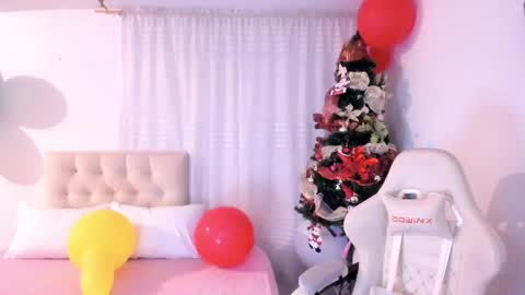 Im anna but you can call me as you want online show from November 22, 10:45 pm