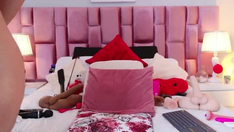 anaa_bellaa online show from April 1, 1:41 pm