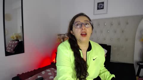 Snapshot of anaa_moon chatting on December 19, 4:56 am Ana Moon online show from December 19, 4:56 am