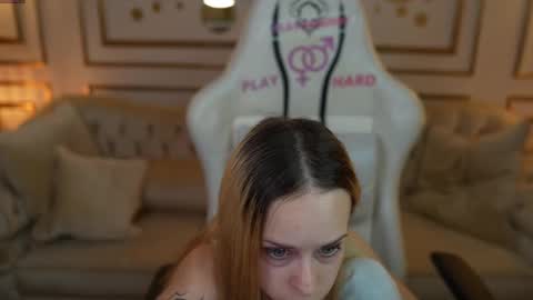 Snapshot of anabel_team054 chatting on October 6, 10:32 am PLAYHARD054 online show from October 6, 10:32 am