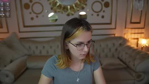 Snapshot of anabel_team054 chatting on October 3, 10:31 am PLAYHARD054 online show from October 3, 10:31 am