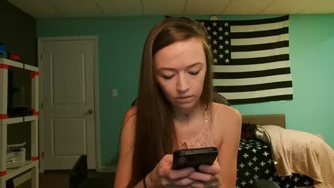 Anabelleleigh online show from January 6, 1:41 pm