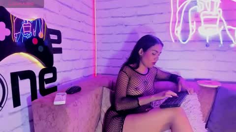 Snapshot of anaelle_bardin chatting on January 31, 7:29 pm Anna online show from January 31, 7:29 pm