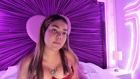 Snapshot of anaelle_bardin chatting on September 12, 7:32 pm Anna online show from September 12, 7:32 pm