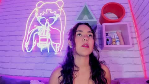 Snapshot of anaelle_bardin chatting on January 16, 7:10 pm Anna online show from January 16, 7:10 pm
