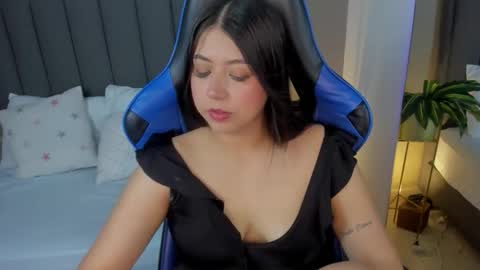 A N A online show from March 6, 2:12 pm