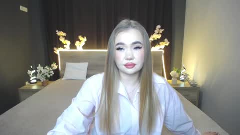 anastacyyellig online show from April 23, 8:22 pm