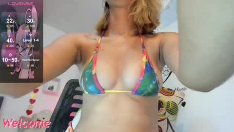Snapshot of anastasia_tuya chatting on October 5, 3:22 am anastasia online show from October 5, 3:22 am