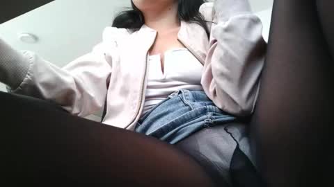   online show from March 4, 11:50 am