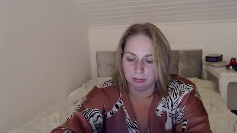 Andorphin online show from October 31, 8:24 pm