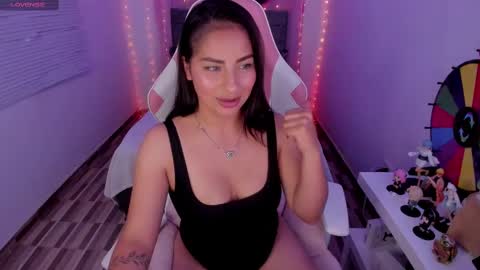Snapshot of andrea_kinky chatting on February 11, 10:39 pm andrea_kinky online show from February 11, 10:39 pm