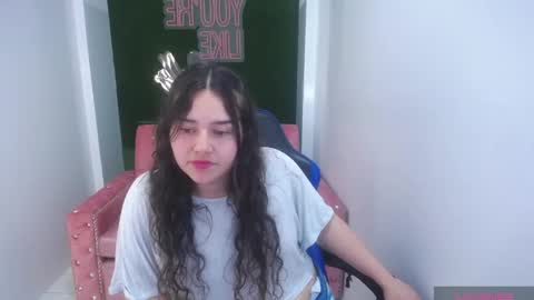 Snapshot of andrelica22_t chatting on October 1, 9:20 pm ANDREA online show from October 1, 9:20 pm