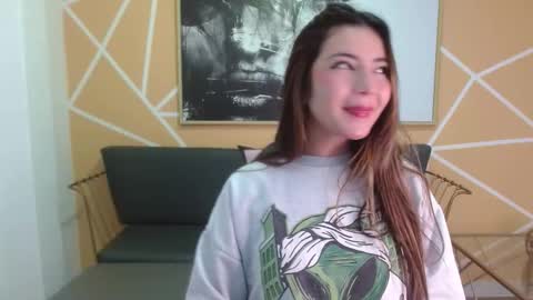 angeel queen  online show from March 26, 1:24 pm