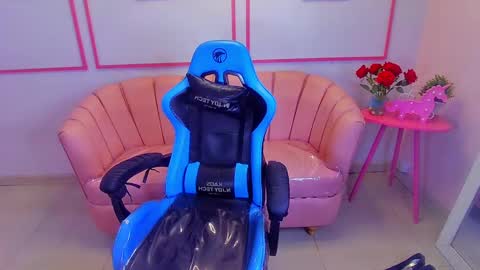 Snapshot of angel09_a chatting on December 20, 8:55 pm angel09 a online show from December 20, 8:55 pm