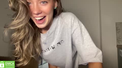 Snapshot of angel_from_sky chatting on September 25, 11:53 am Greetings Jess online show from September 25, 11:53 am