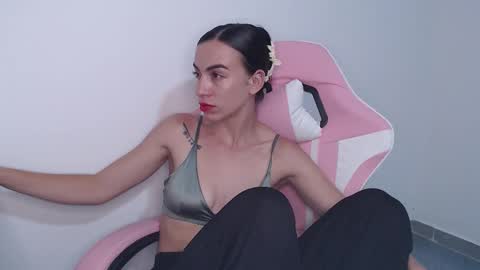 Angel Girl online show from November 24, 10:56 pm