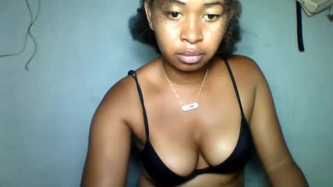angela0112 online show from February 4, 5:23 pm