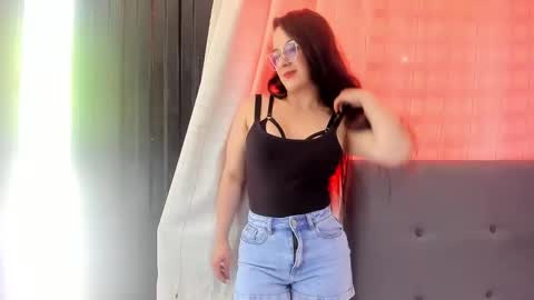 angela_nix online show from September 9, 3:12 pm