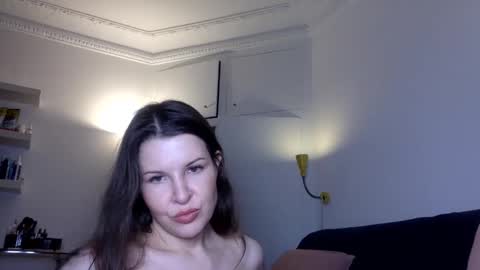 Angela online show from January 8, 8:35 pm